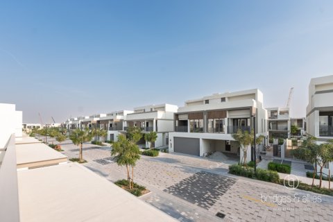 Villa in Tilal Al Ghaf, Dubai 3 bedrooms, 142 sq.m. № 78041 - photo 13