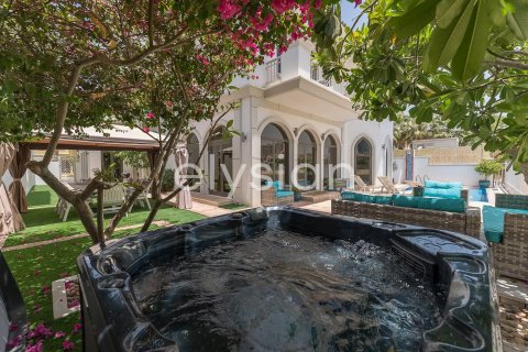 Villa en Garden Homes, Palm Jumeirah, Dubai, 5 dormitorios, 623 m², № 37915 - foto 1