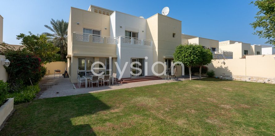 Вилла в Meadows, Дубай, 5 спален, 362м², № 37918