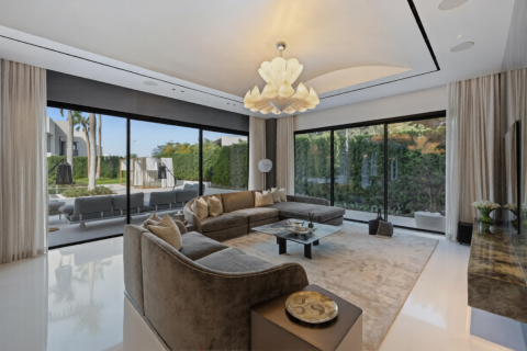 Villa en Dubai, 6 dormitorios, 929 m², № 104576 - foto 9