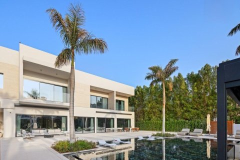 Villa en Dubai, 6 dormitorios, 929 m², № 104576 - foto 3