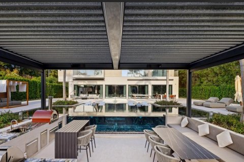 Villa en Dubai, 6 dormitorios, 929 m², № 104576 - foto 2