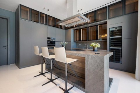 Villa en Dubai, 6 dormitorios, 929 m², № 104576 - foto 17