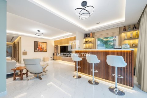Villa en Meadows, Dubai, 3 dormitorios, 348 m², № 73796 - foto 1