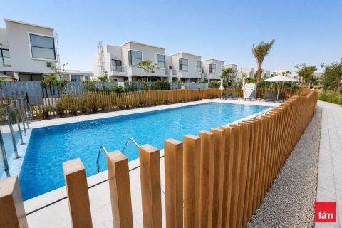 Maison de ville à Dubai, 1 chambre, 52.9 m², № 118471 - photo 2