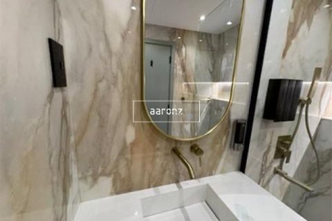 Appartement à Jumeirah Lake Towers, Dubai, 1 chambre, 69.1 m², № 18288 - photo 11
