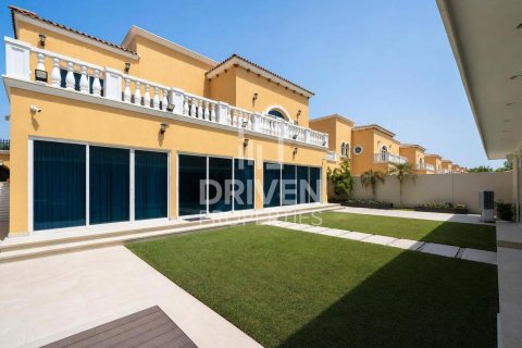 Villa in Jumeirah Park, Dubai 6 bedrooms, 799.99 sq.m. № 140593 - photo 27
