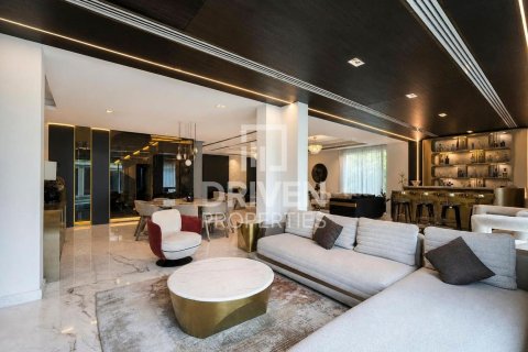Villa in Jumeirah Park, Dubai 6 bedrooms, 799.99 sq.m. № 140593 - photo 8