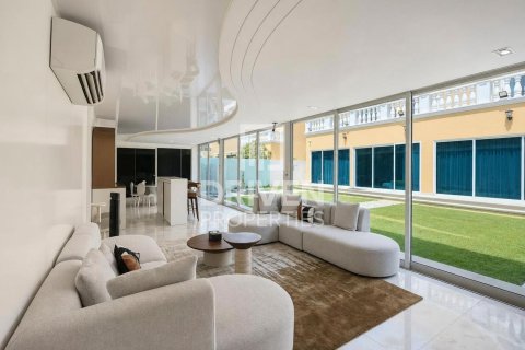 Villa in Jumeirah Park, Dubai 6 bedrooms, 799.99 sq.m. № 140593 - photo 2