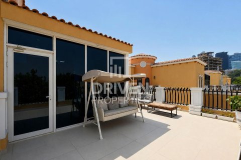 Villa in Jumeirah Park, Dubai 6 bedrooms, 799.99 sq.m. № 140593 - photo 29