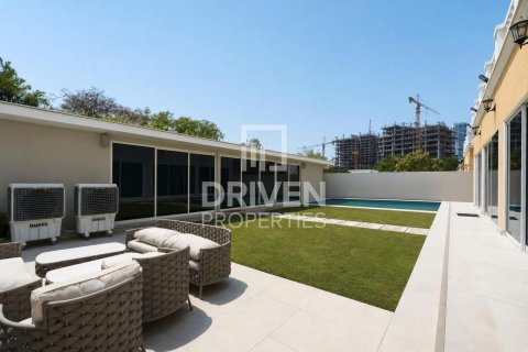 Villa in Jumeirah Park, Dubai 6 bedrooms, 799.99 sq.m. № 140593 - photo 25