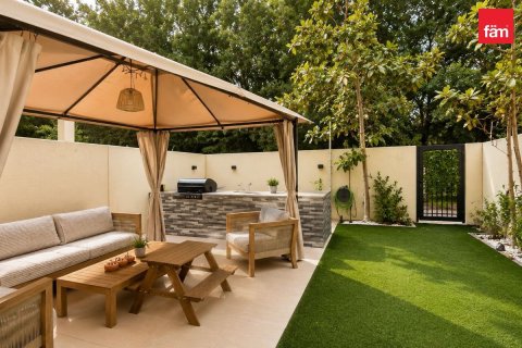 Villa in Dubai 3 bedrooms, 182.1 sq.m. № 123100 - photo 4