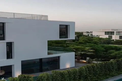 Villa in Dubai 6 bedrooms, 1368 sq.m. № 93077 - photo 2