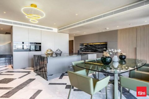 Apartment in Al Wasl, Dubai 4 bedrooms, 266.7 sq.m. № 72231 - photo 1