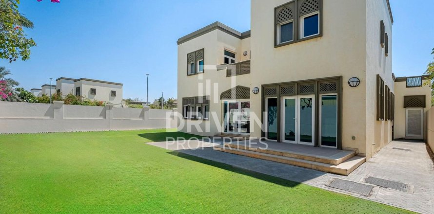 Вилла в Legacy, Jumeirah Park, Дубай, 3 спальни, 586м², № 20595
