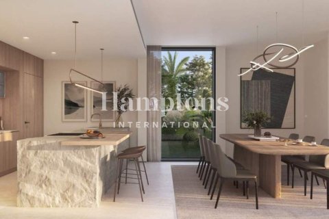Villa en Dubai Land, Dubai, 5 dormitorios, 412.58222300 m², № 67693 - foto 4