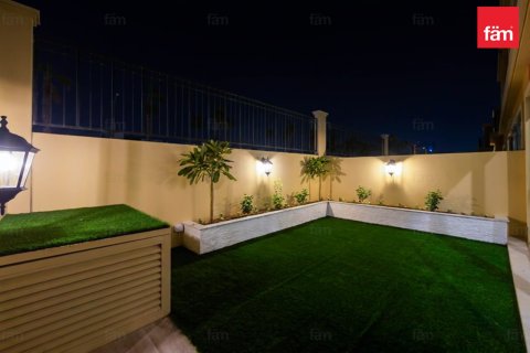Townhouse in Dubai 4 bedrooms, 144 sq.m. № 137921 - photo 7