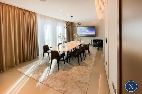 Apartment in Downtown Dubai (Downtown Burj Dubai), Dubai 2 bedrooms, 156 sq.m. № 46394 - photo 16