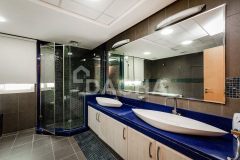 Penthouse in Shoreline Apartments, Palm Jumeirah, Dubai 4 bedrooms, 449 sq.m. № 104858 - photo 30