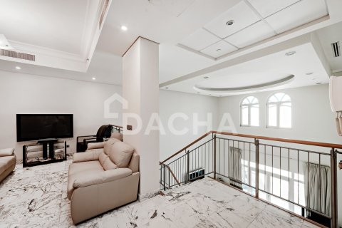 Penthouse in Shoreline Apartments, Palm Jumeirah, Dubai 4 bedrooms, 449 sq.m. № 104858 - photo 2