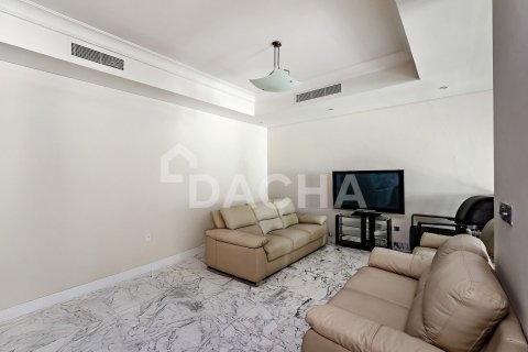 Penthouse in Shoreline Apartments, Palm Jumeirah, Dubai 4 bedrooms, 449 sq.m. № 104858 - photo 20