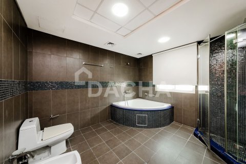 Penthouse in Shoreline Apartments, Palm Jumeirah, Dubai 4 bedrooms, 449 sq.m. № 104858 - photo 15