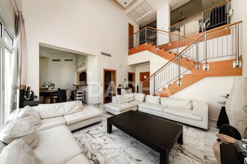 Penthouse in Shoreline Apartments, Palm Jumeirah, Dubai 4 bedrooms, 449 sq.m. № 104858 - photo 4