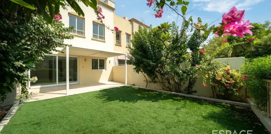 Villa en The Springs, Dubai, 2 dormitorios, 153 m², № 122252