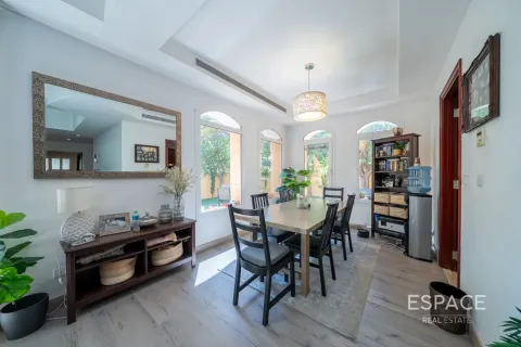Villa en Arabian Ranches, Dubai, 2 dormitorios, 226 m², № 122255 - foto 15
