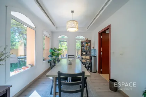 Villa en Arabian Ranches, Dubai, 2 dormitorios, 226 m², № 122255 - foto 11