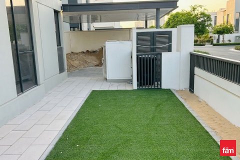Villa in Al Furjan, Dubai 4 bedrooms, 521.9 sq.m. № 109561 - photo 19