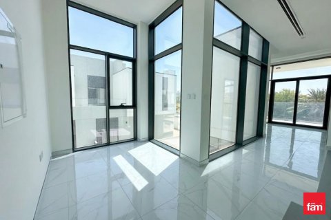 Villa in Al Furjan, Dubai 4 bedrooms, 521.9 sq.m. № 109561 - photo 9