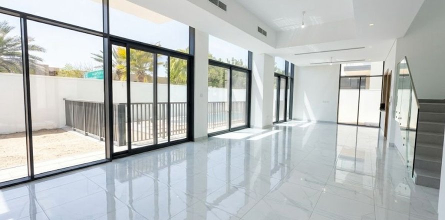 Villa in Al Furjan, Dubai 4 bedrooms, 521.9 sq.m. № 109561