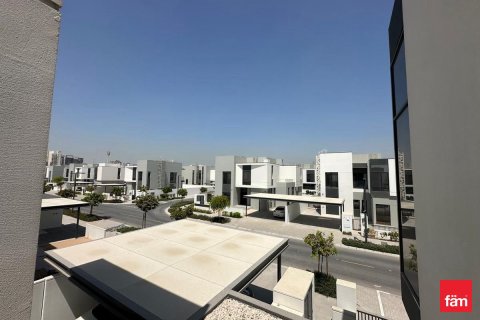 Villa in Al Furjan, Dubai 4 bedrooms, 521.9 sq.m. № 109561 - photo 18