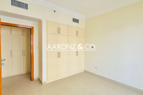 Apartment in Dubai Marina, Dubai 3 bedrooms, 130 sq.m. № 102385