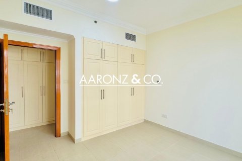 Apartment in Dubai Marina, Dubai 3 bedrooms, 130 sq.m. № 102385 - photo 23