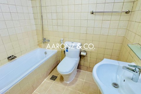 Apartment in Dubai Marina, Dubai 3 bedrooms, 130 sq.m. № 102385 - photo 8