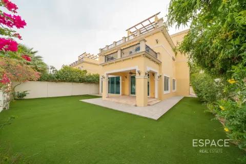 Villa in Legacy Nova Villas, Jumeirah Park, Dubai 4 bedrooms, 455 sq.m. № 122459