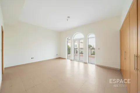 Villa in Legacy Nova Villas, Jumeirah Park, Dubai 4 bedrooms, 455 sq.m. № 122459 - photo 9