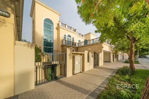 Villa in Legacy Nova Villas, Jumeirah Park, Dubai 4 bedrooms, 455 sq.m. № 122459 - photo 20