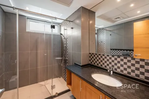 Villa in Legacy Nova Villas, Jumeirah Park, Dubai 4 bedrooms, 455 sq.m. № 122459 - photo 5