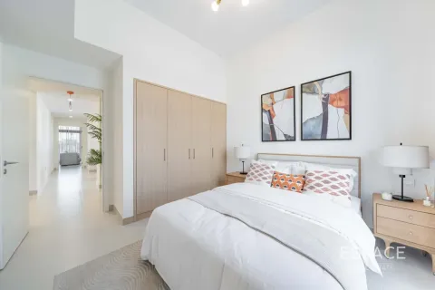Townhouse in Dubai South (Dubai World Central), Dubai 4 bedrooms, 331 sq.m. № 122460 - photo 12