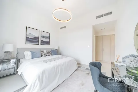 Townhouse in Dubai South (Dubai World Central), Dubai 4 bedrooms, 331 sq.m. № 122460 - photo 17