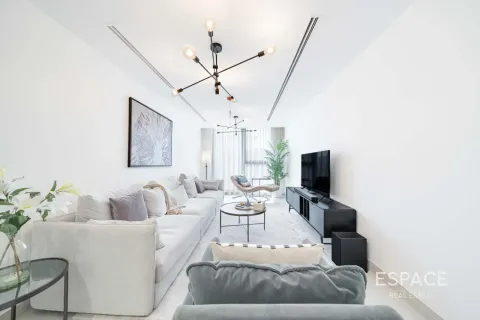 Townhouse in Dubai South (Dubai World Central), Dubai 4 bedrooms, 331 sq.m. № 122460 - photo 15