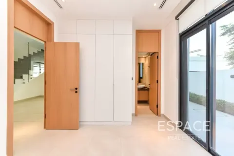 Villa en Jumeirah Luxury, Jumeirah Golf Estates, Dubai, 4 dormitorios, 321 m², № 122463 - foto 7
