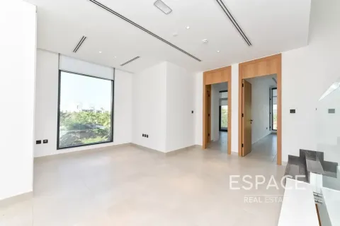 Villa en Jumeirah Luxury, Jumeirah Golf Estates, Dubai, 4 dormitorios, 321 m², № 122463 - foto 8