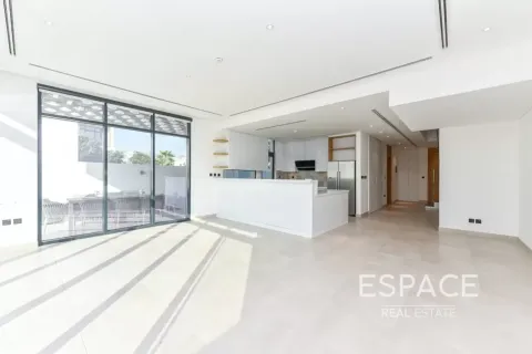 Villa en Jumeirah Luxury, Jumeirah Golf Estates, Dubai, 4 dormitorios, 321 m², № 122463 - foto 3