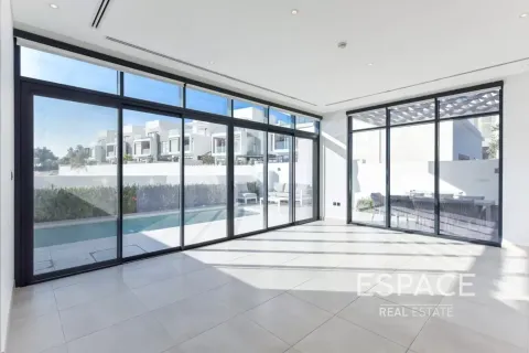 Villa en Jumeirah Luxury, Jumeirah Golf Estates, Dubai, 4 dormitorios, 321 m², № 122463 - foto 2