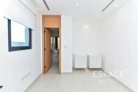 Villa en Jumeirah Luxury, Jumeirah Golf Estates, Dubai, 4 dormitorios, 321 m², № 122463 - foto 15