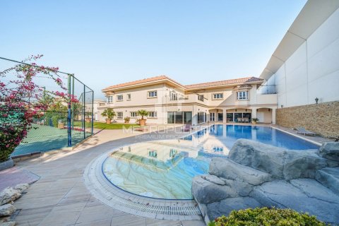 Villa à Jumeirah, Dubai, 6 chambres, 3902 m², № 15761 - photo 1